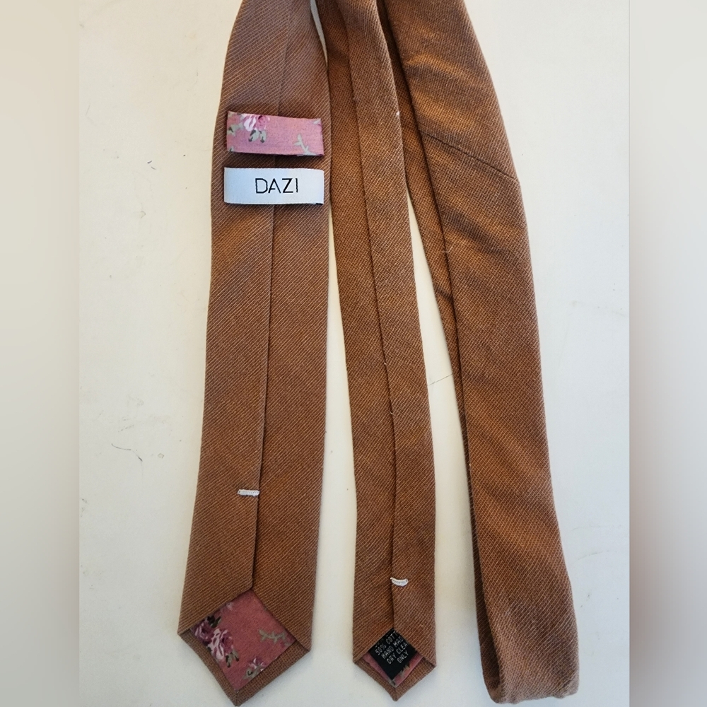 DAZI Tan Tie